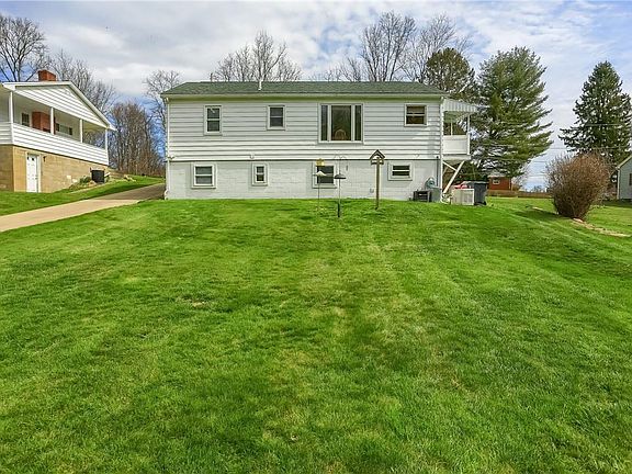3rd image of 300 Woodland Dr