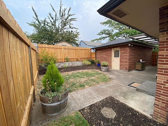 3rd image of 812 E 28th St #812
