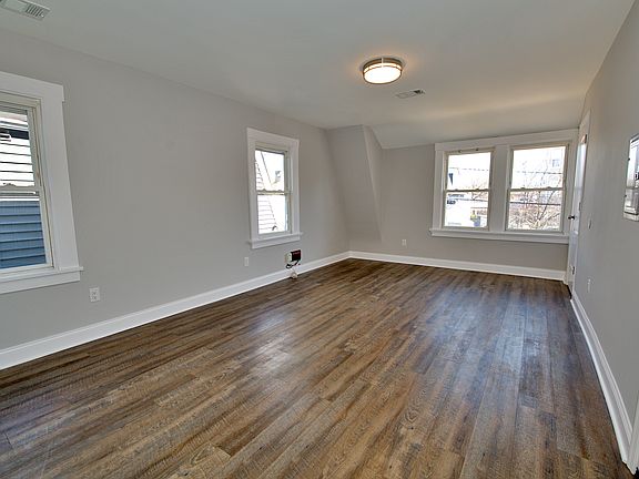 2nd image of 116 Maple Ave APT 3