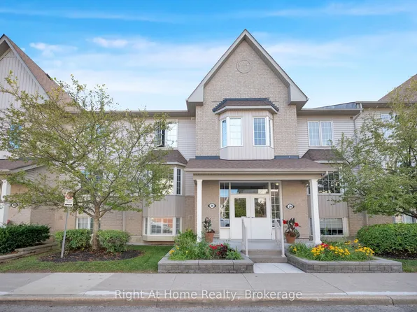 36 Petra Way #2, Whitby, ON L1R 0A5