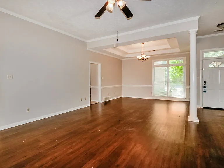 8633 Meadow Green Dr — Photo 6