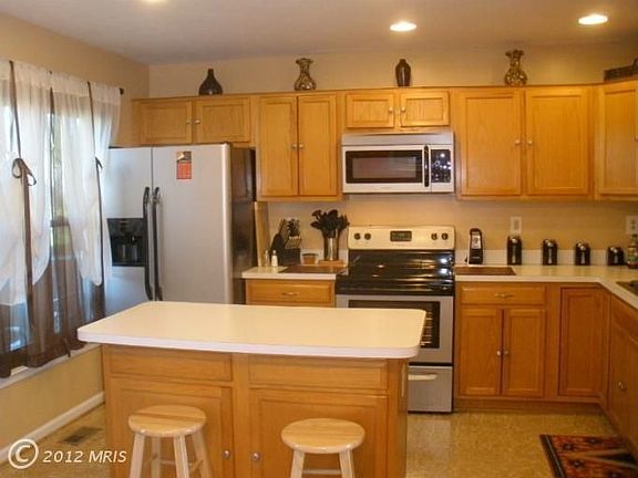 4th image of 2712 Winston Ct