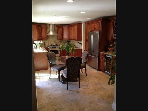 2nd image of 1525 Palomar Dr