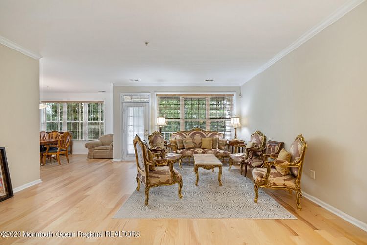 1st image of 378 Saint Andrews Pl #378