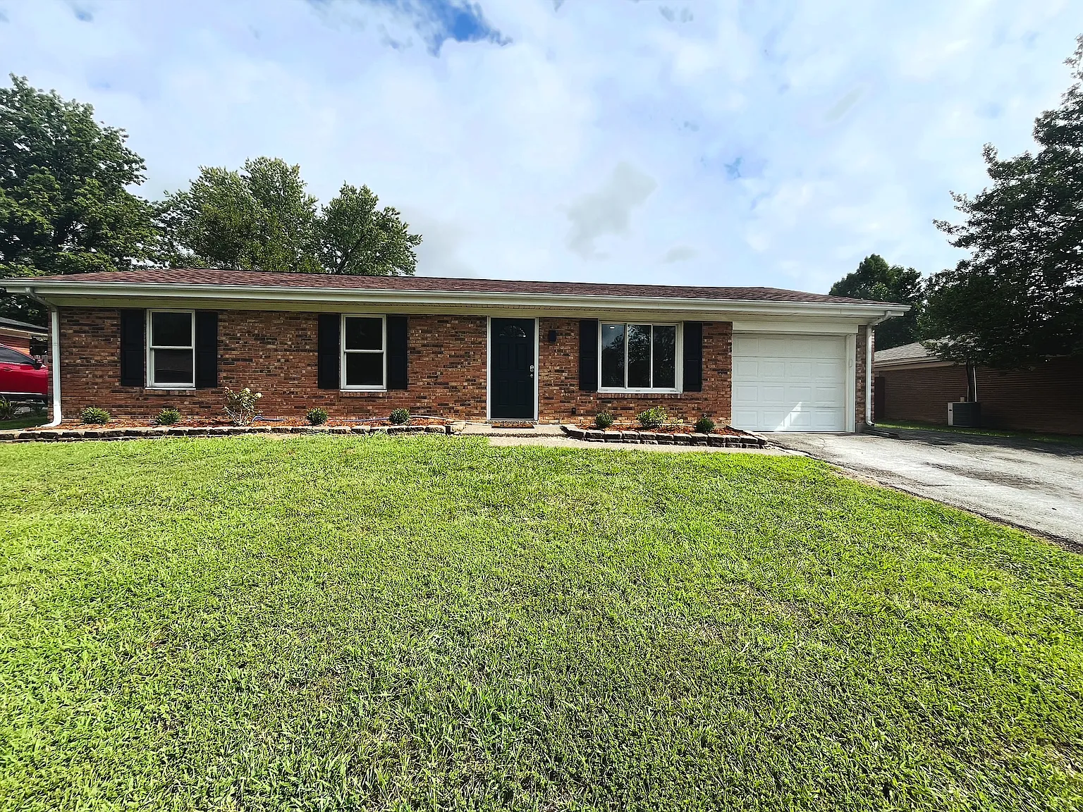 4 bed, 1500 sqft, $2,200 — Photo 2