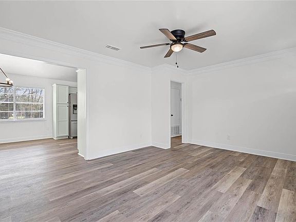 3rd image of 6561 Apache Run