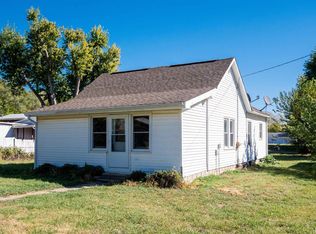 302 Madison St, Kingston Mines, IL 61547