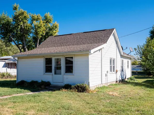 302 Madison St, Kingston Mines, IL 61547