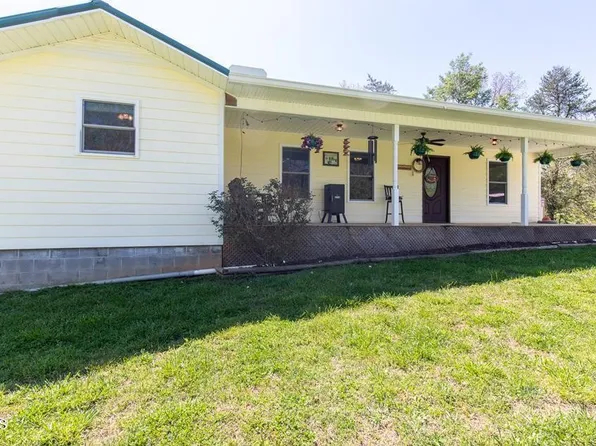 891 Barlow Rd, Bone Cave, TN 38581