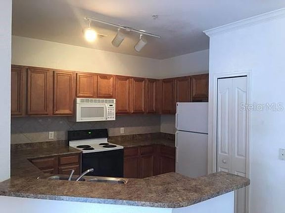 4th image of 6115 Metrowest Blvd Unit 102