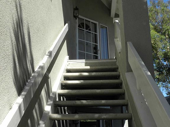 3rd image of 23963 Arroyo Park Dr Unit 103