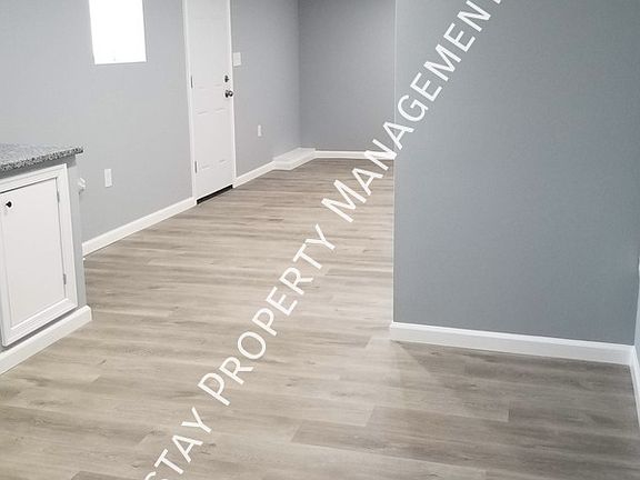 4th image of 2200 E Madison St #Ll1