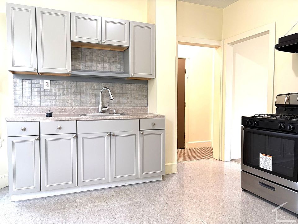 1st image of 20 Blaine St #3