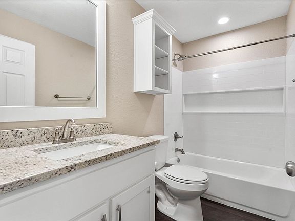 5th image of 1406 Courtney Pl Unit D
