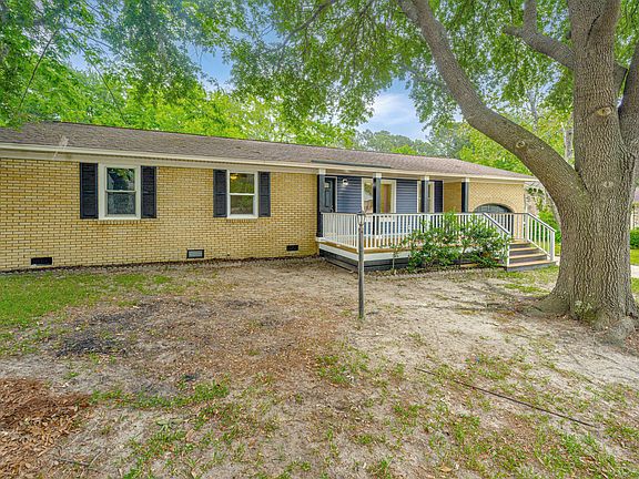 2nd image of 8460 Yorkshire Ln