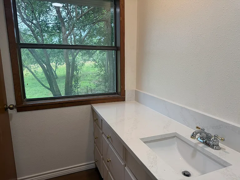 5166 Interstate Highway 30 Service Rd — Photo 27