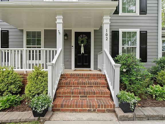 3rd image of 102 S Knightsbridge Rd