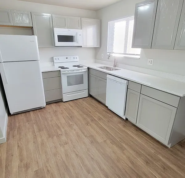 586 W Tiffany Town Dr #1 — Photo 6