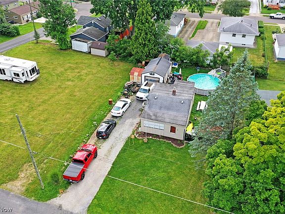 4th image of 42 Dangel Ave