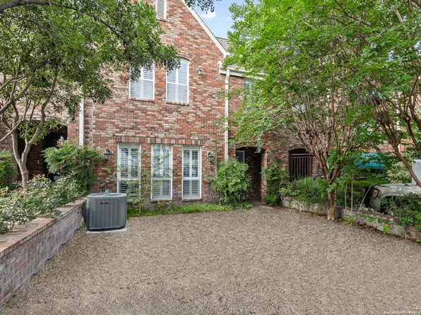 125 E Melrose Dr #2, Olmos Park, TX 78212