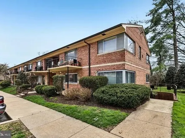 5013 Sentinel Dr APT 70, Bethesda, MD 20816