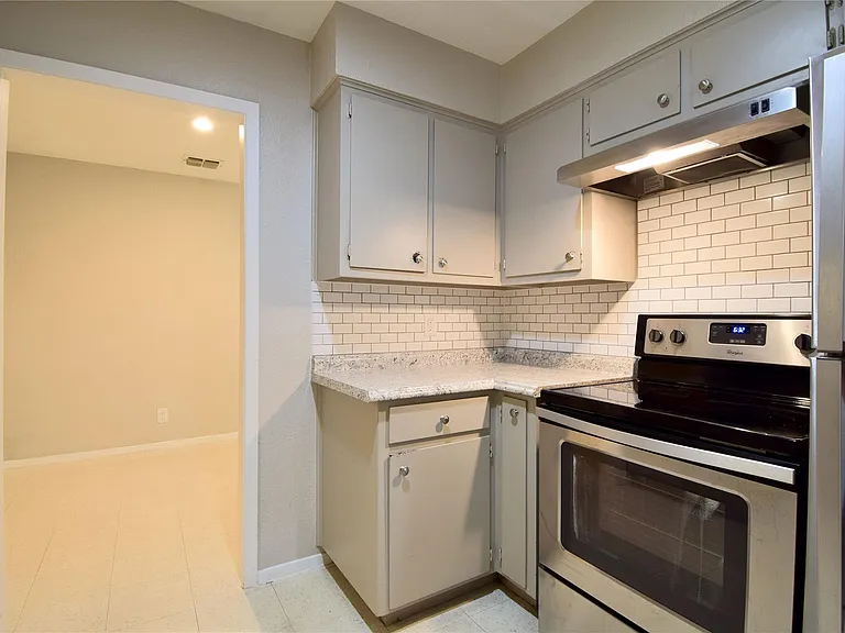 5936 Cherry Loop #B — Photo 10