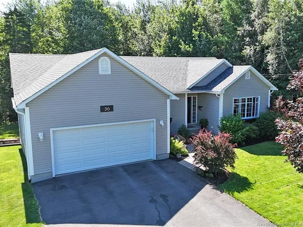 36 Lint Dr, Douglas, NB E3G 5Y8