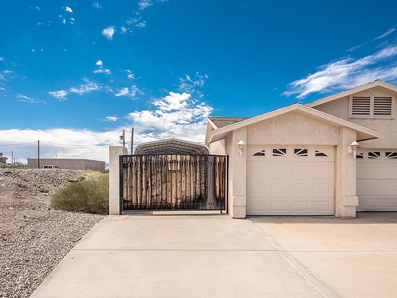 5th image of 895 Desert View Dr