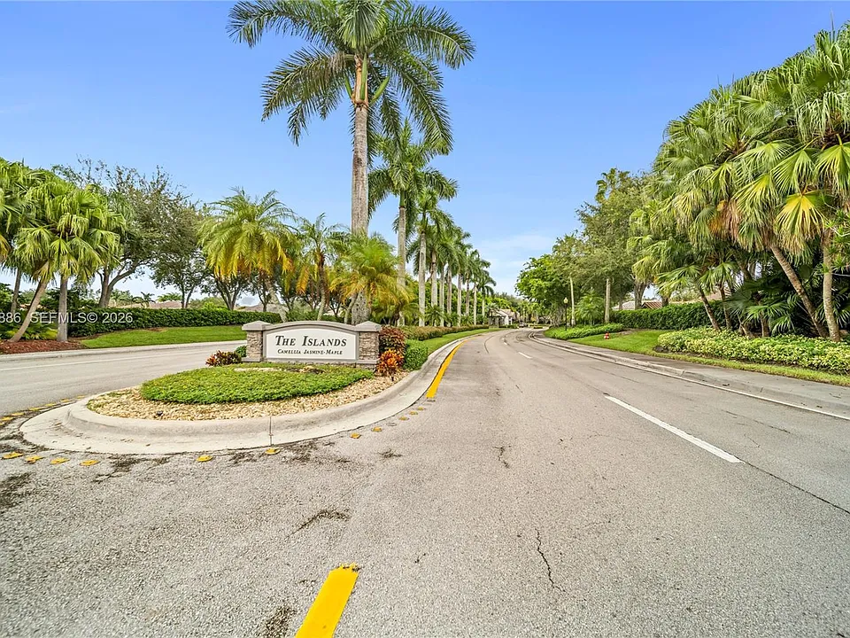 1115 Camellia Cir