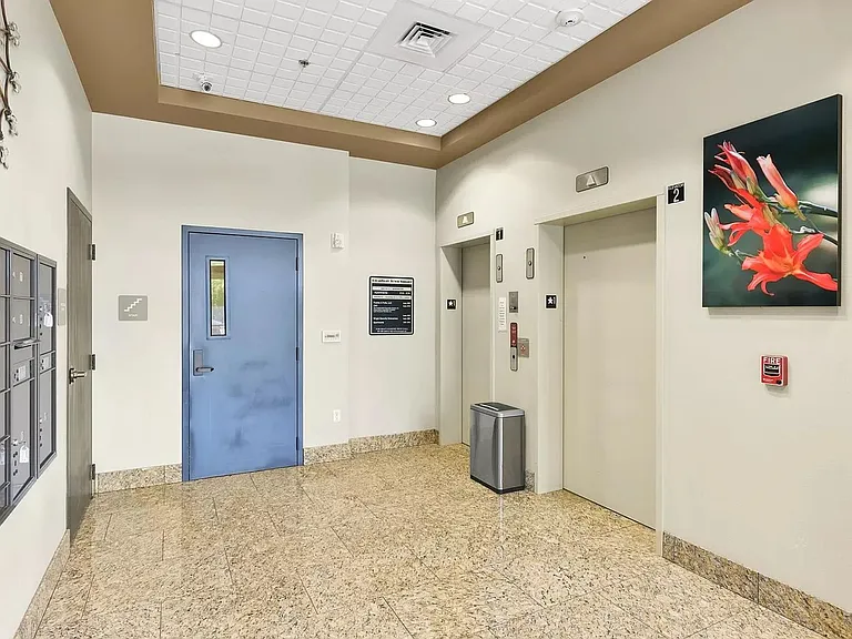 1127 Broadway St NE — Photo 12