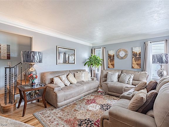 3rd image of 13611 Cranwood Park Blvd