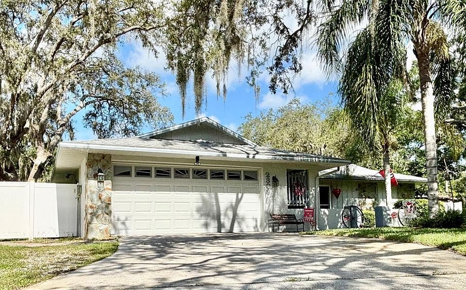 1st image of 2309 Woodbend Cir