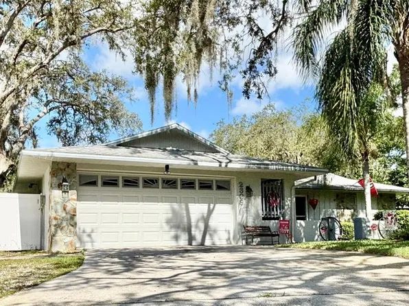 2309 Woodbend Cir, New Port Richey, FL 34655