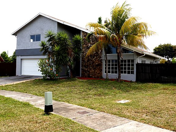3rd image of 19910 NE 2nd Ct