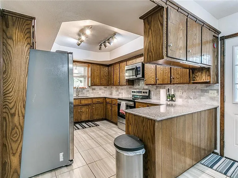 12105 Western View Dr — Photo 5