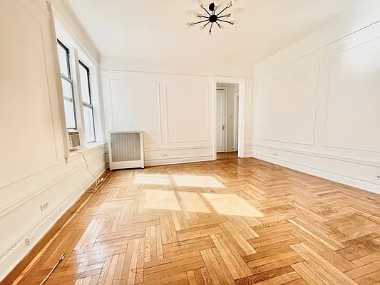Rented by Bohemia Realty Group | media 8