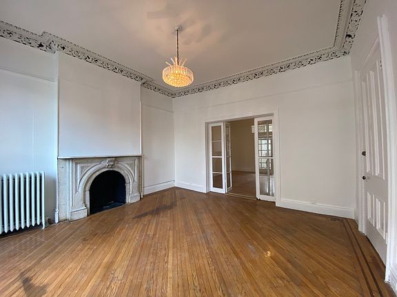 2nd image of 364 Clermont Ave #1
