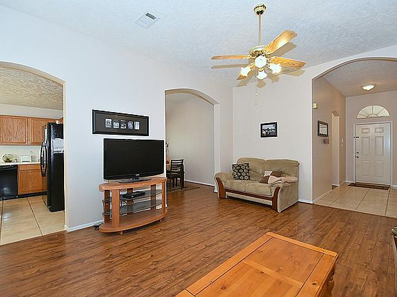 3rd image of 15407 Hillside Park Way