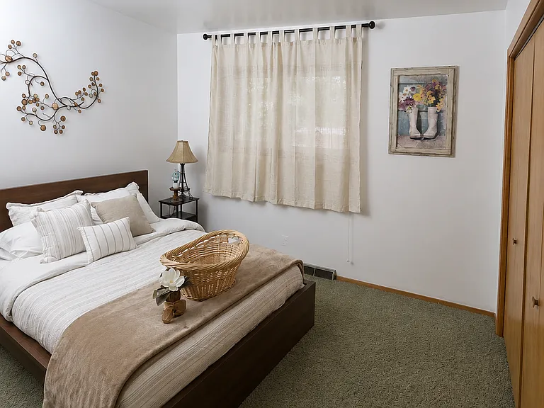 1102 Elm St — Photo 12