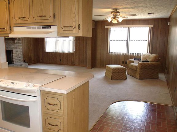 5th image of 1069 Grove Park Ln