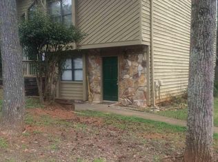 6845 S Lakewood Ter, Douglasville, GA 30135
