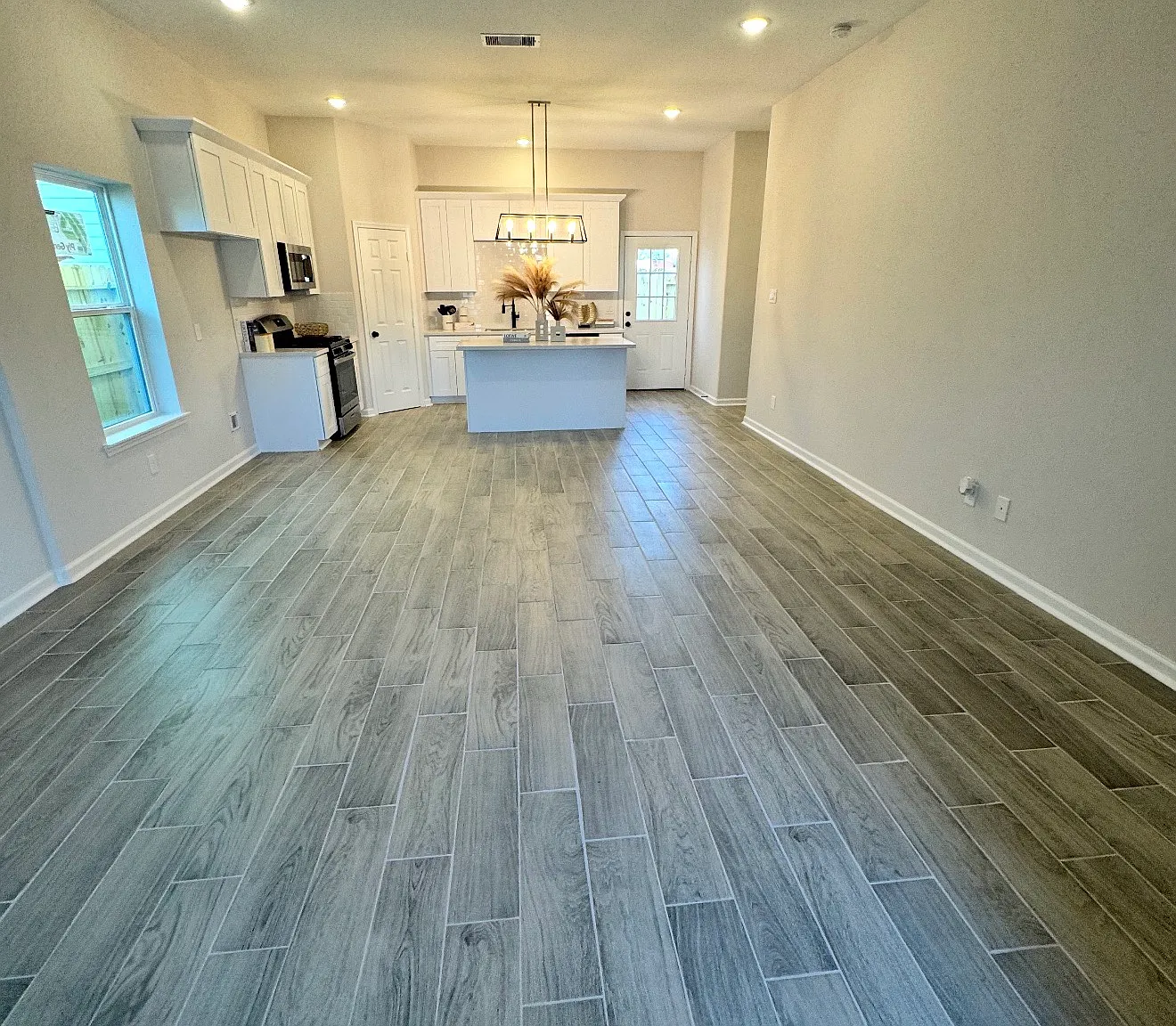 6905 Eastland St — Photo 2