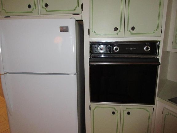 3rd image of 8050 SE Shenandoah Dr