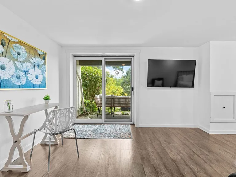 6 Harbour Ln — Photo 28