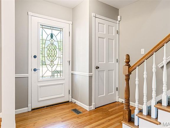 3rd image of 204 Oakwood Farms Ct