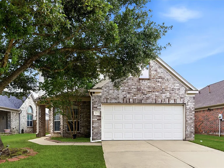 18427 Grove Brook Ln — Photo 1