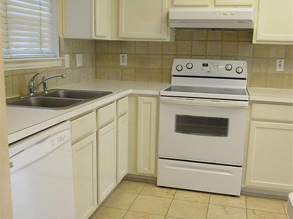 5th image of 3005 Pecan Meadow Dr