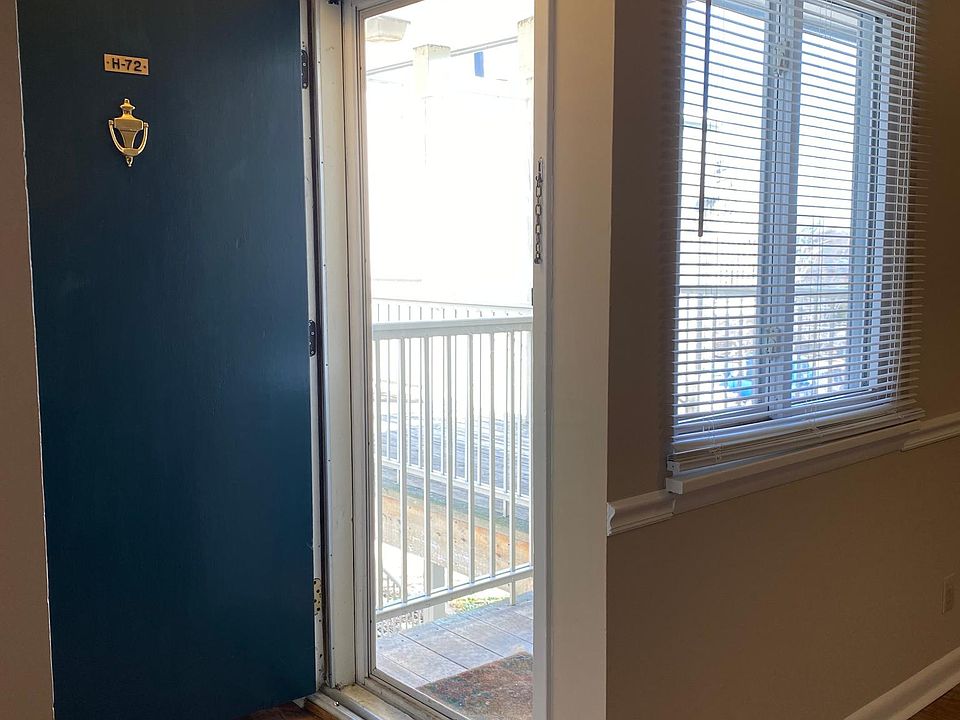 1st image of 1815 Gardiner Ln APT H72