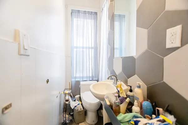 Rented by Keren Capital Group, LLC | media 18