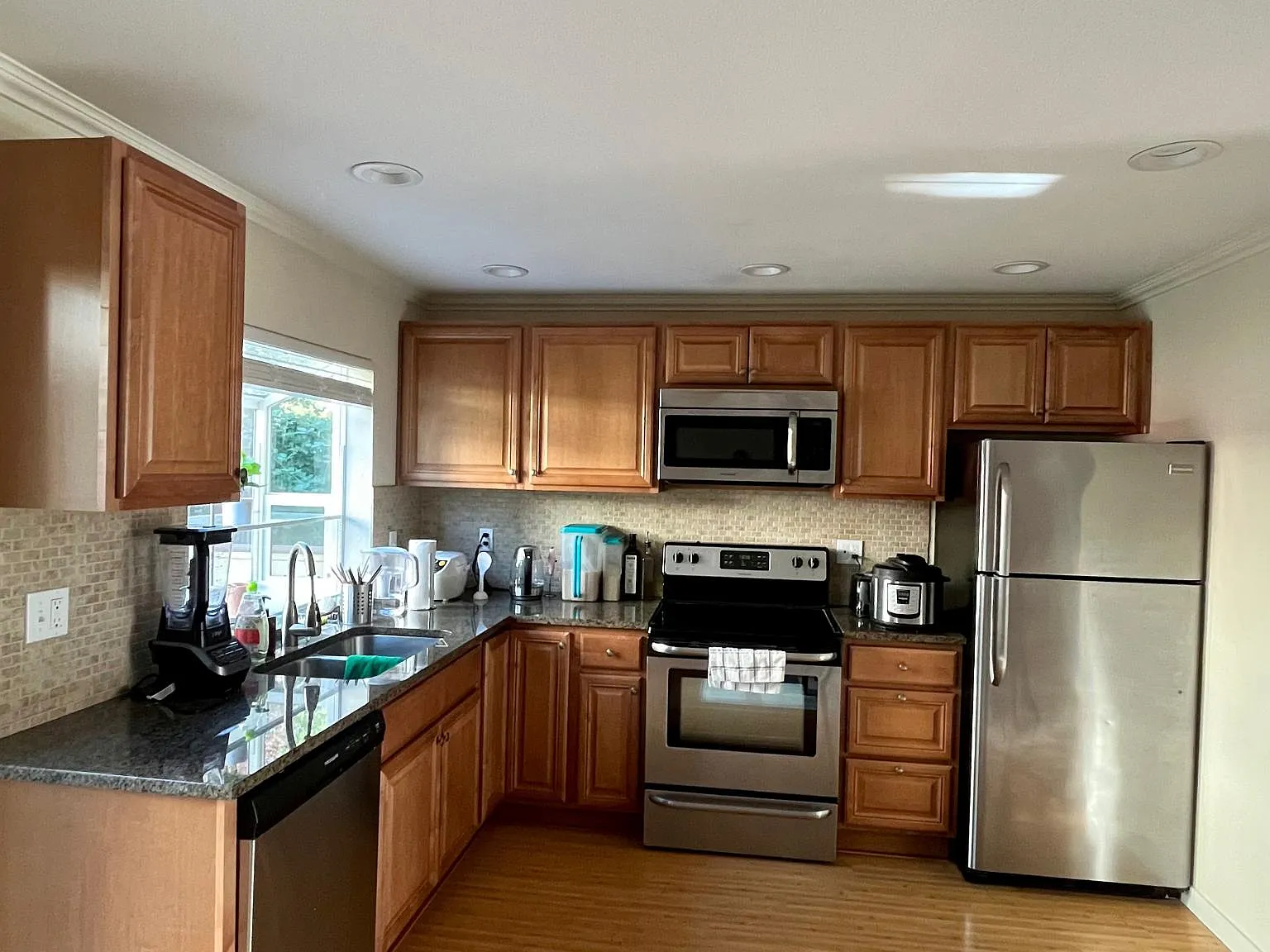 2 bed, 1.5 bath, 1222 sqft, $1,400 — Photo 2